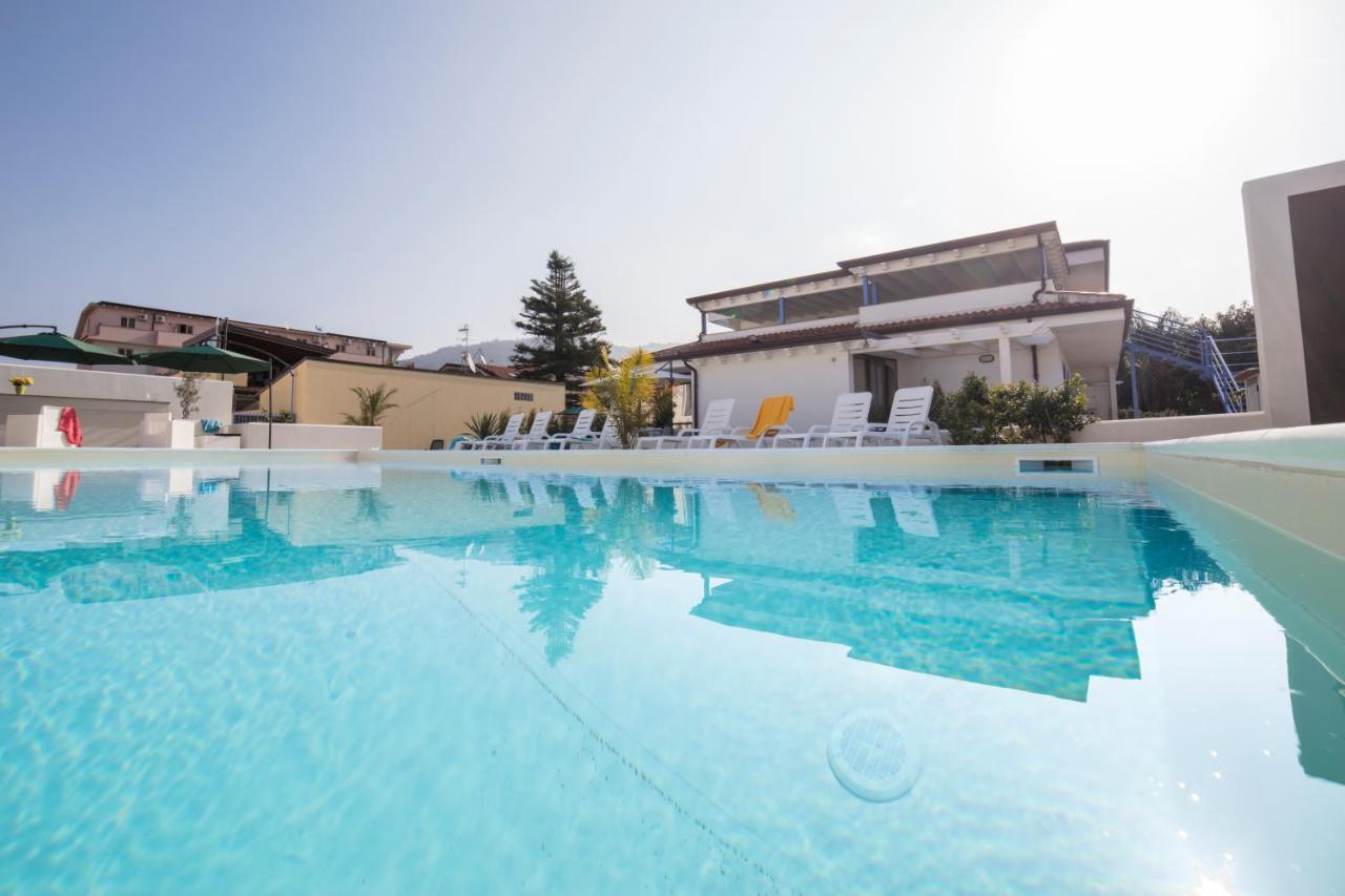 Villa Concettina กาโปดอร์ลันโด ภายนอก รูปภาพ